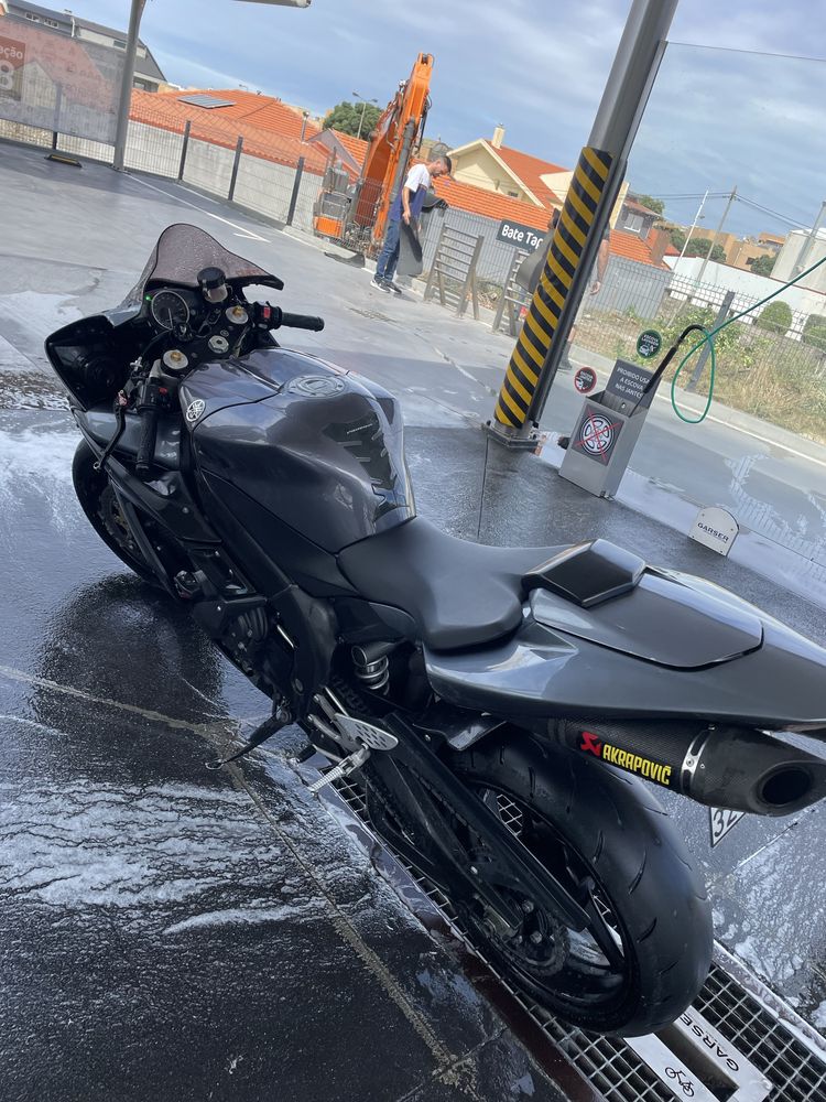 Yamaha R1 Rn12 2004