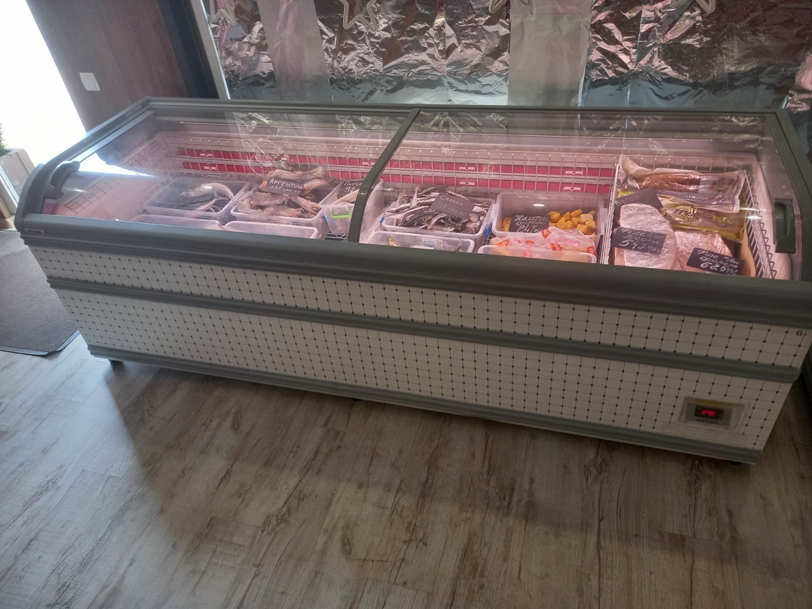 Продам витрина морозилка морозильна шафа