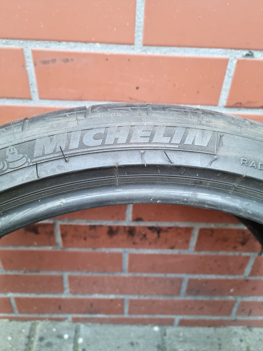 Opona letnia 235/35/19 Michelin