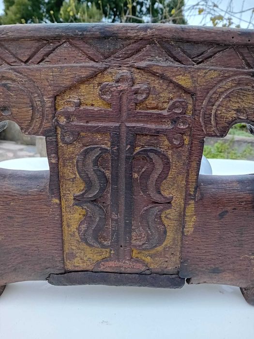 Canga de bois em madeira