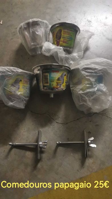 Comedouros para papagaio