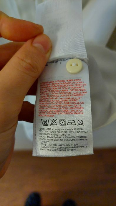 Biała klasyczna koszula