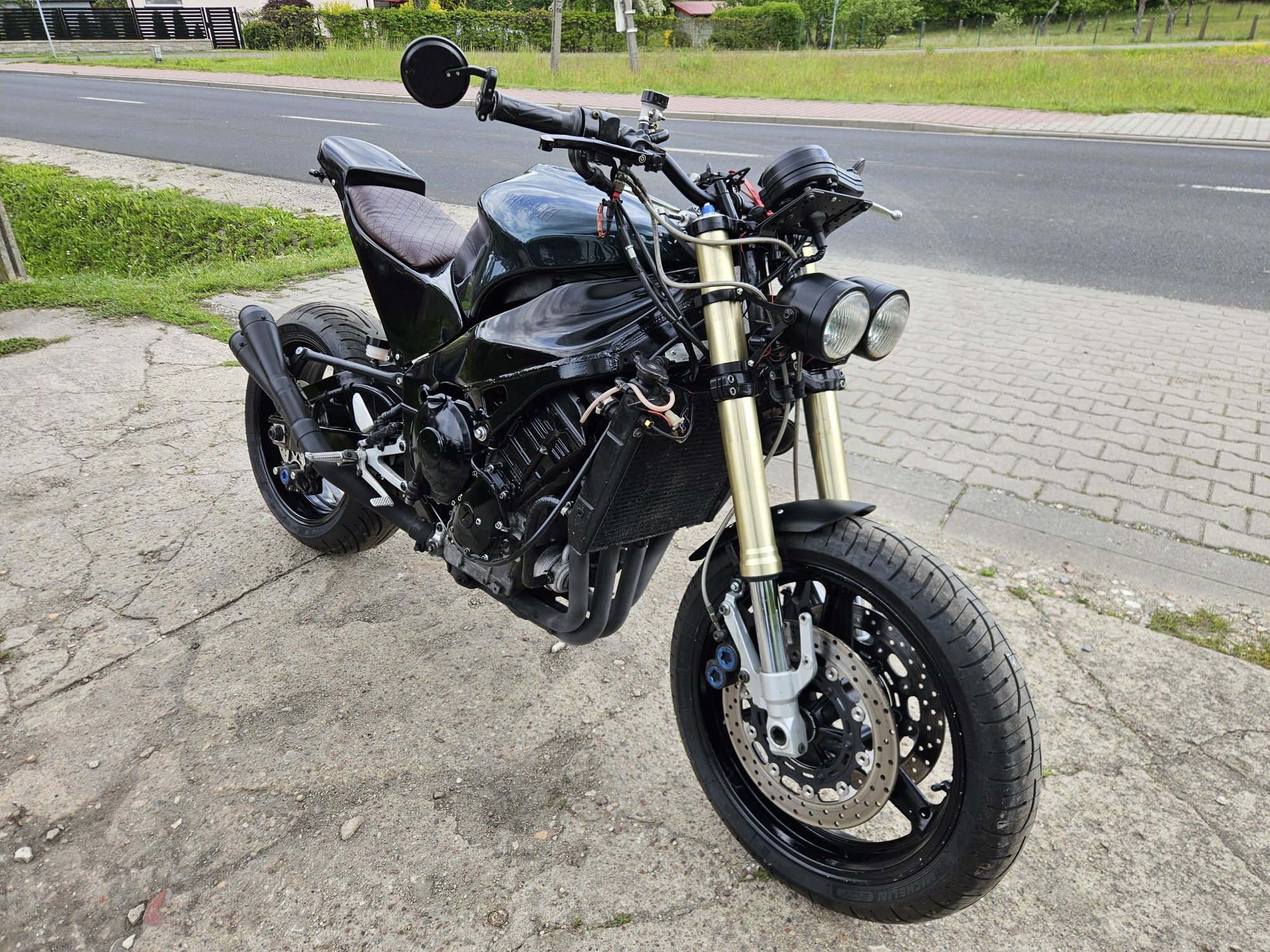 Yamaha YZF-R1 RN01 streetfighter custom