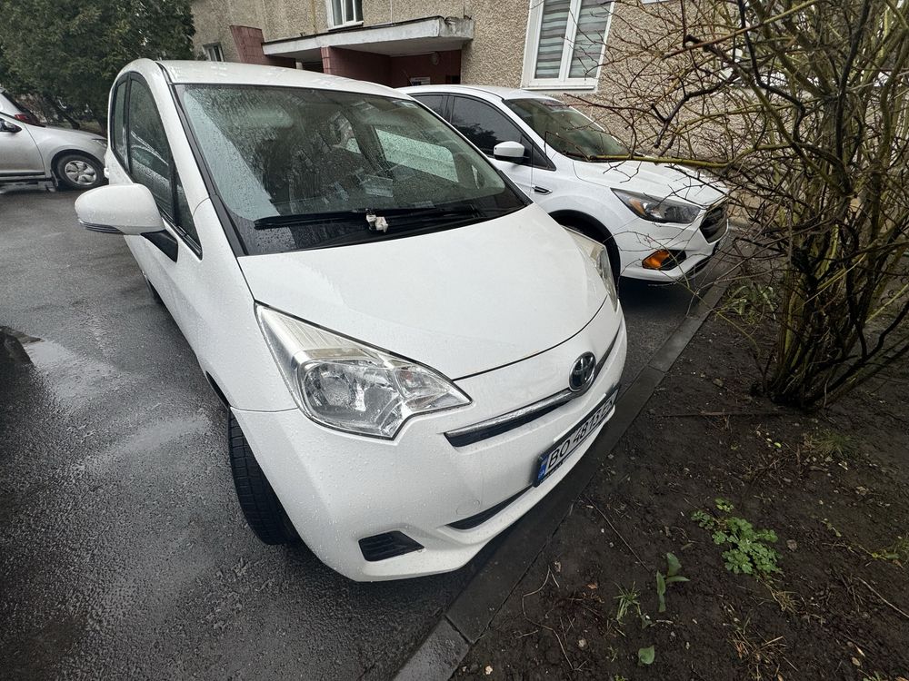 Toyota Versa S 2011 рік