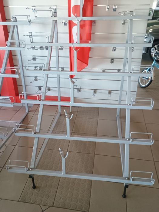 Trzy Stojaki sklepowe na rowery 450 za sztukę