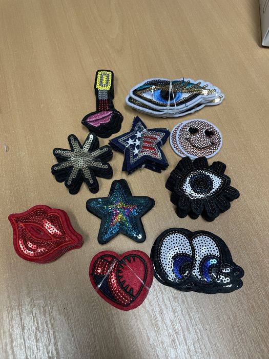 Нашивки на одяг (різні форми)