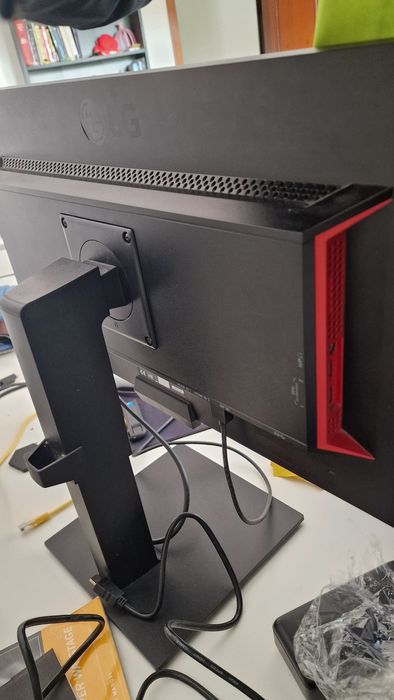 Monitor 24 polegadas LG 144hz 1ms pra sair hoje !