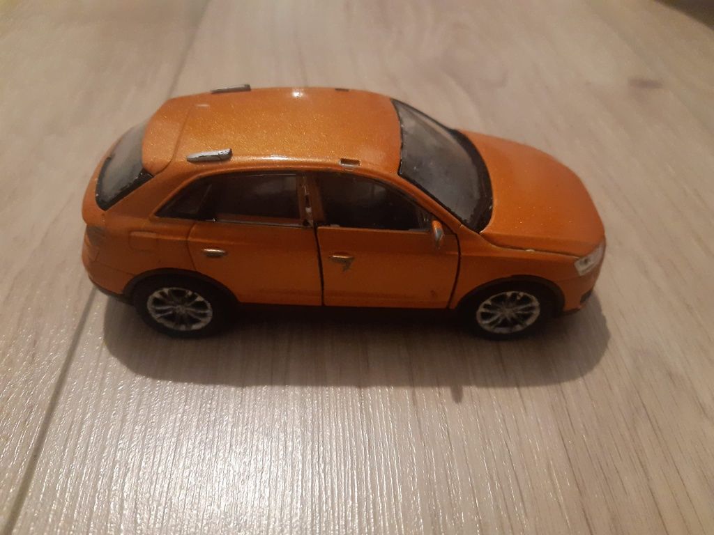 Sprzedam zestaw 9 samochodzik z napędem, hot wheels, resoraki