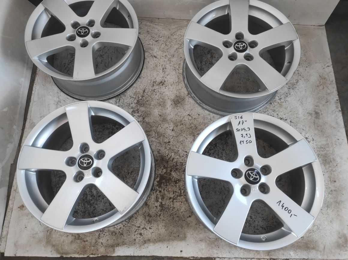 516 Felgi aluminiowe TOYOTA R 17 5x114,3 Bardzo Ładne