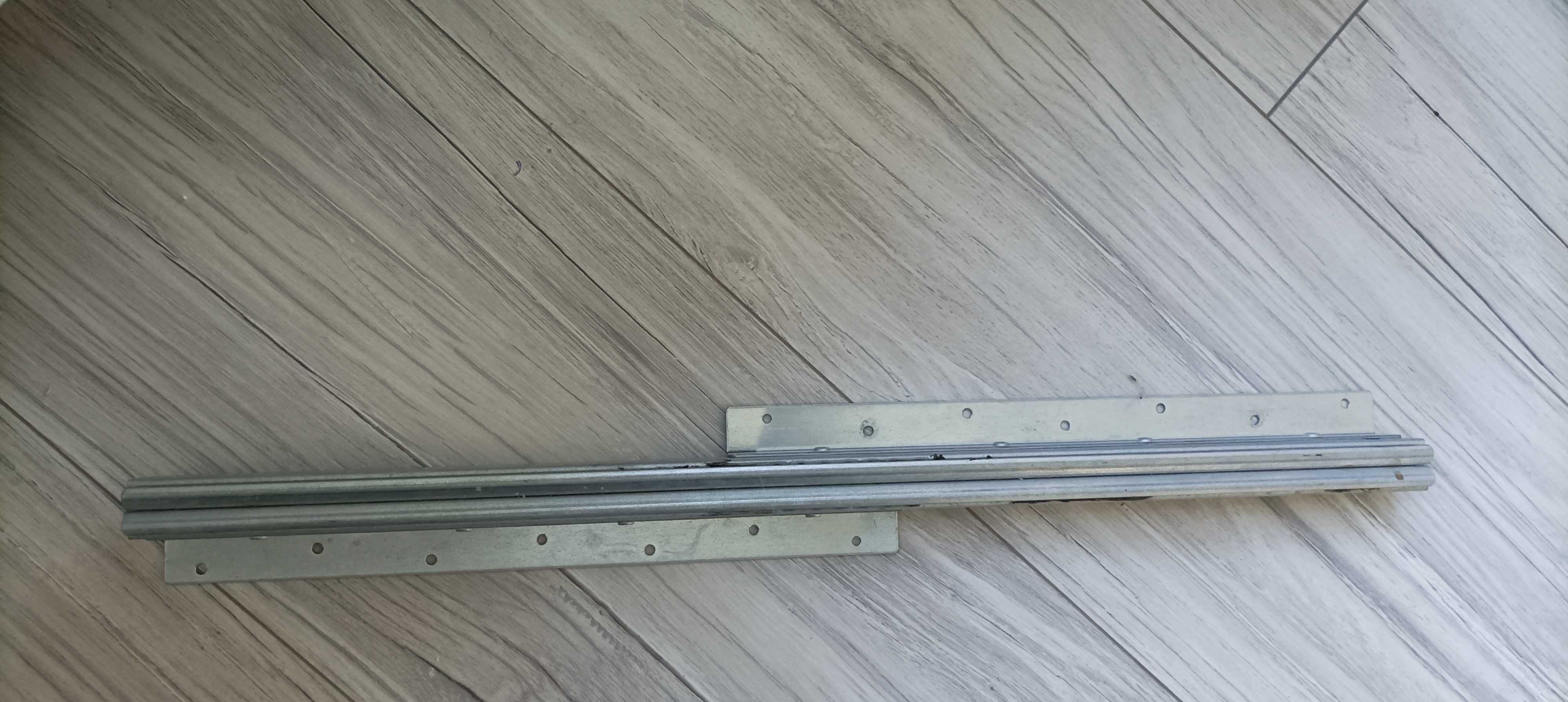 Prowadnice stołu. Rozstaw 1m
