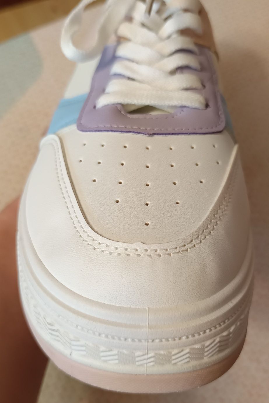 Sneakersy damskie na grubej podeszwie, rozmiar 40