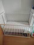 Berço branco  para bebê