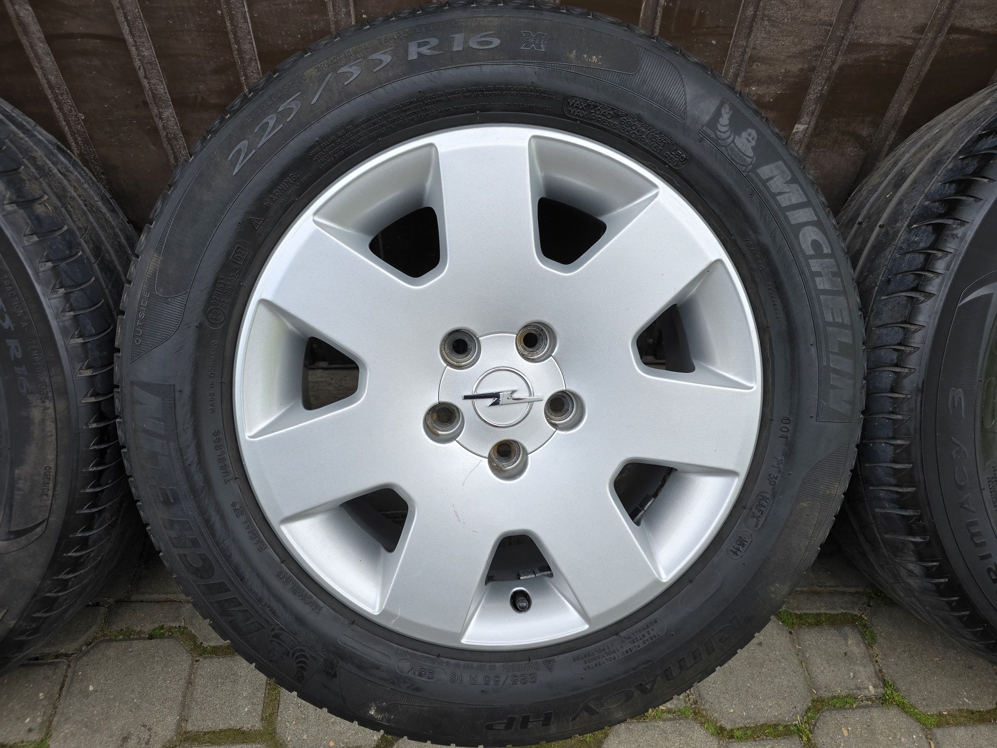 Felgi z oponami 225/55R16 Opel Omega B 5x110 Zafira Vectra Astra