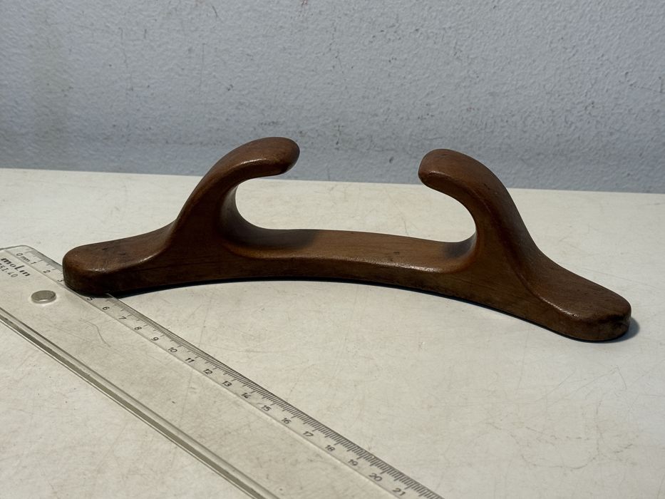 RARO Molde em madeira Passa cabo