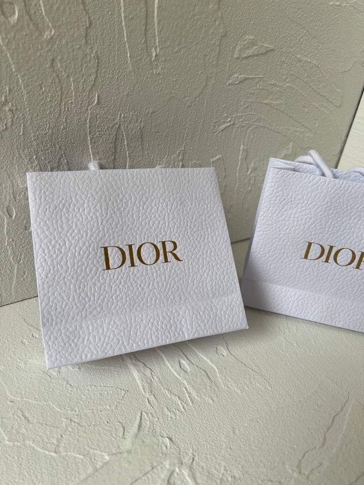 Пакет Dior.