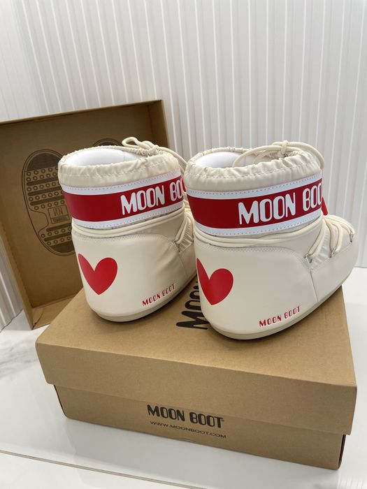 Мунбути Moonboot Icon Love снігоходи дутики moon boot снегоходы сапоги