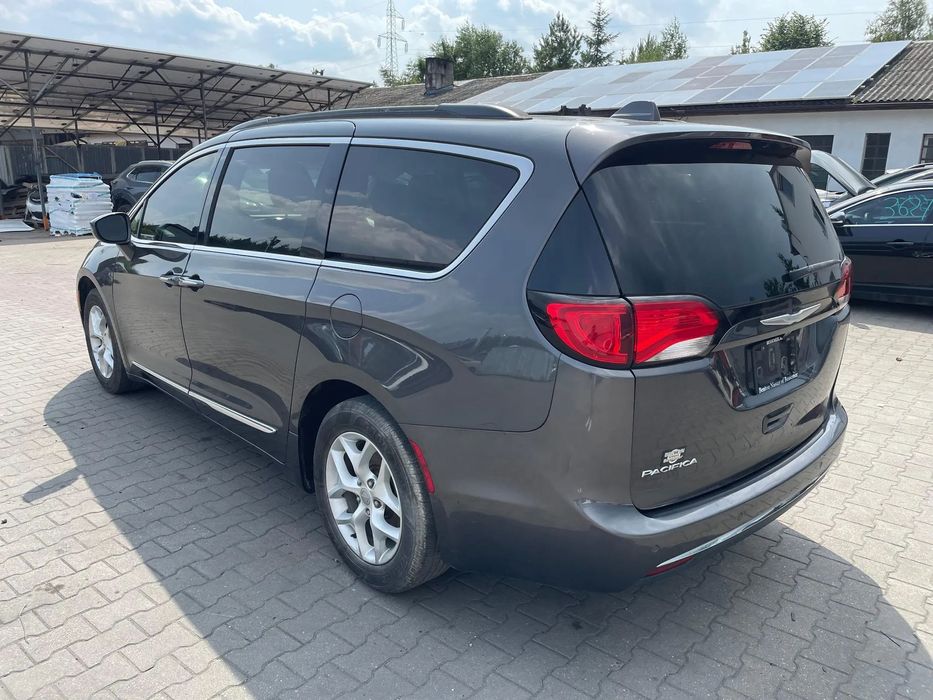 Chrysler Pacifica 2017 Chrysler Pacifica - W POLSCE, po opłatach i akcyzie