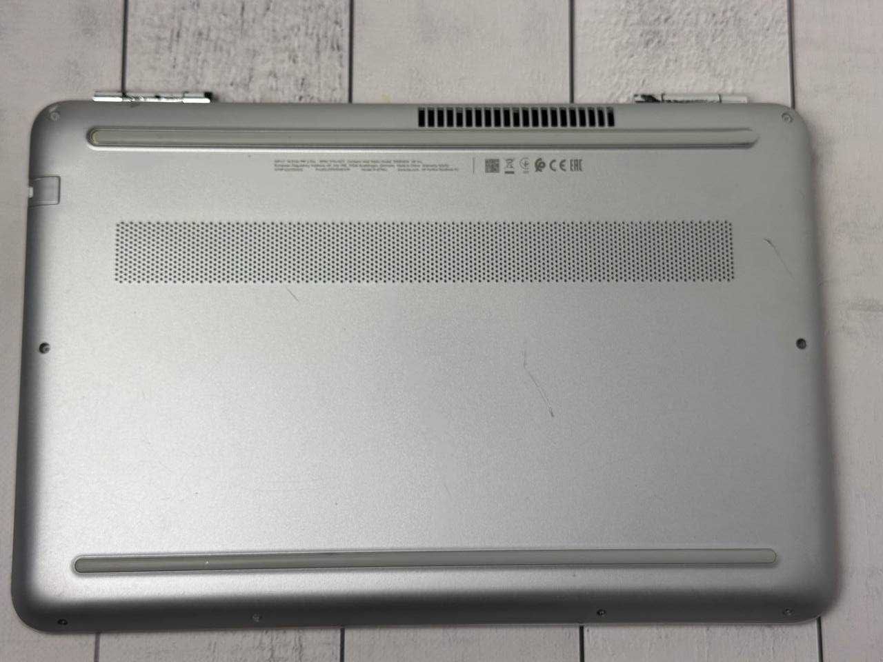HP Pavilion Silver  Intel  i5-7200 8ram ddr4 ssd 256gb Full HD