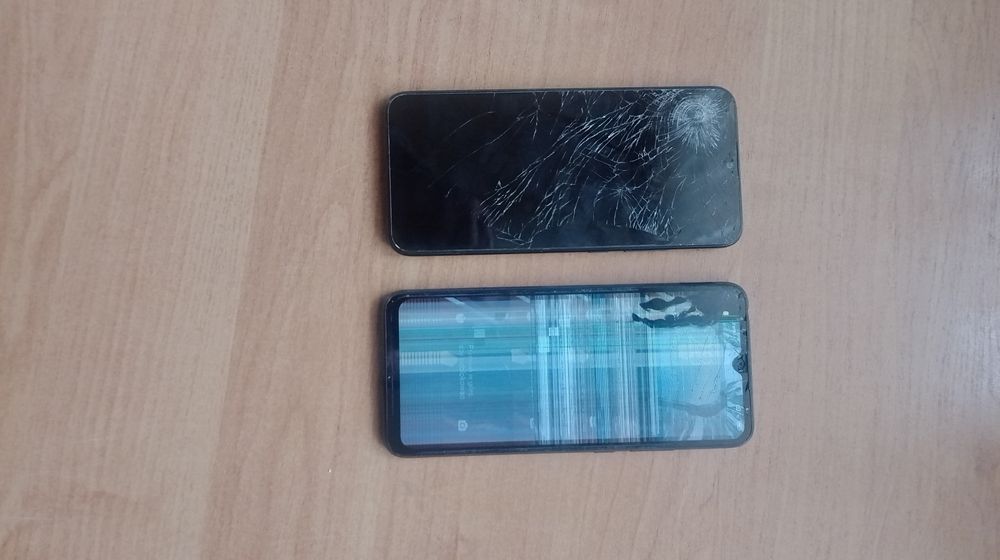 Dwa telefony na części lub do naprawy redmi