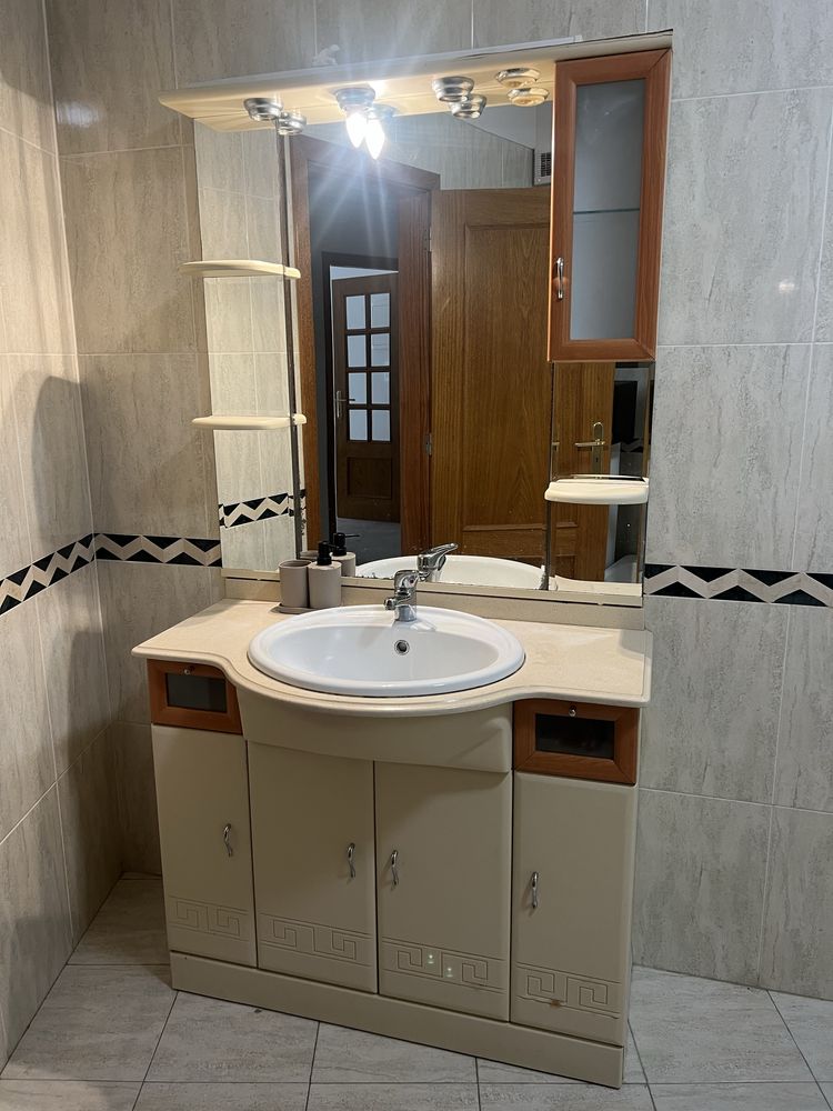 Movél de casa de banho