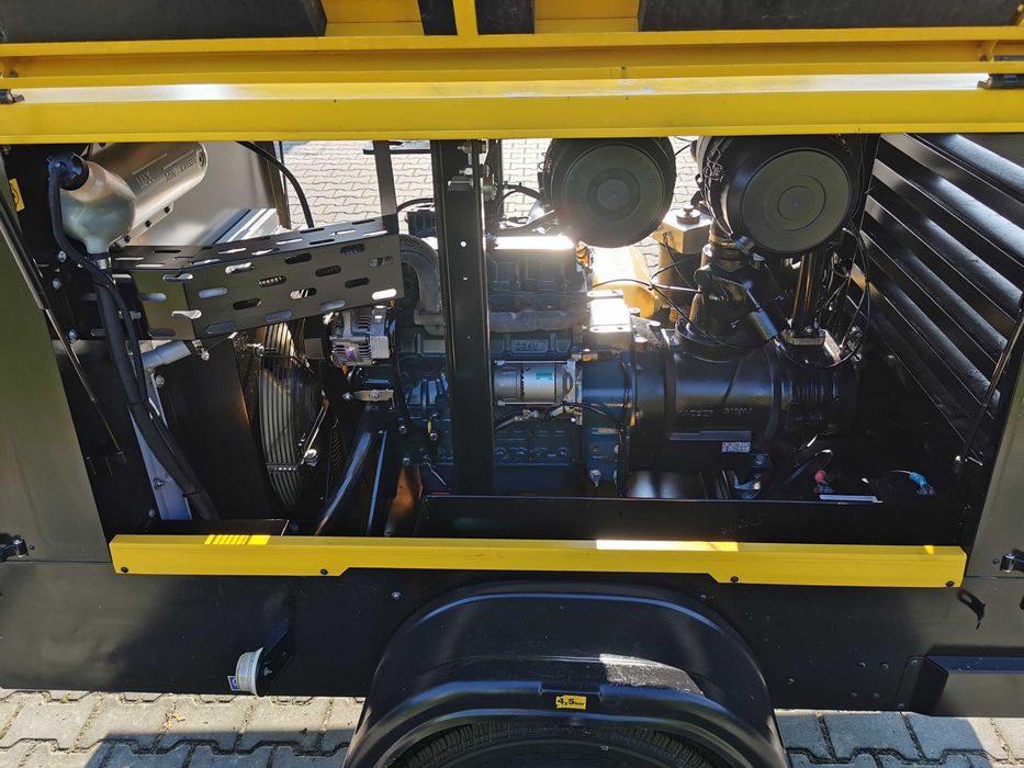 2015r 5700L/min Sprężarka śrubowa spalinowa KAESER M57 rejestracja