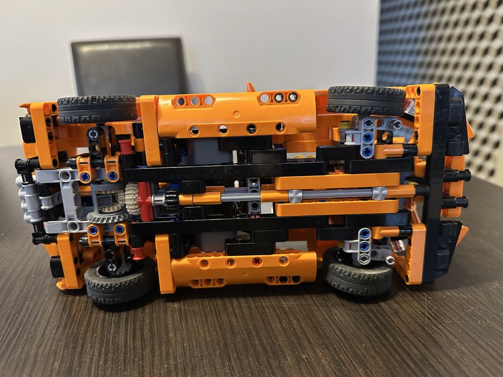 Lego Technic Chevrolet Corvette ZR1 42093