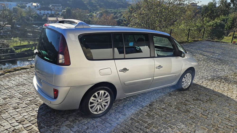 Renaul Espace INITIALE 2.2 Diesel 172 CV