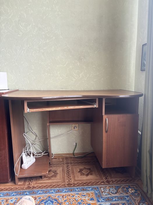 Стол компьютерный - дефект