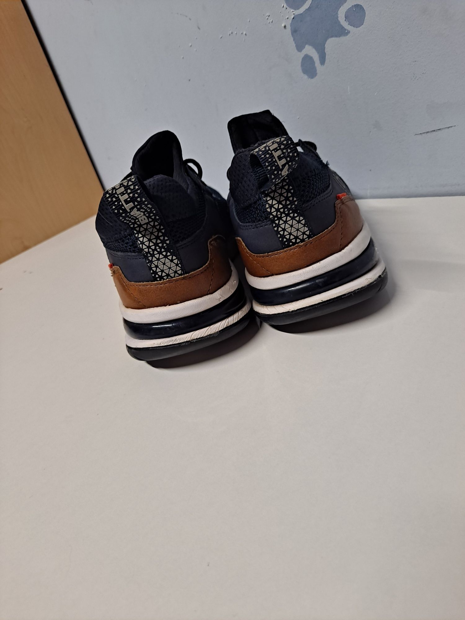 Sneakersy meskie Bugatti 41