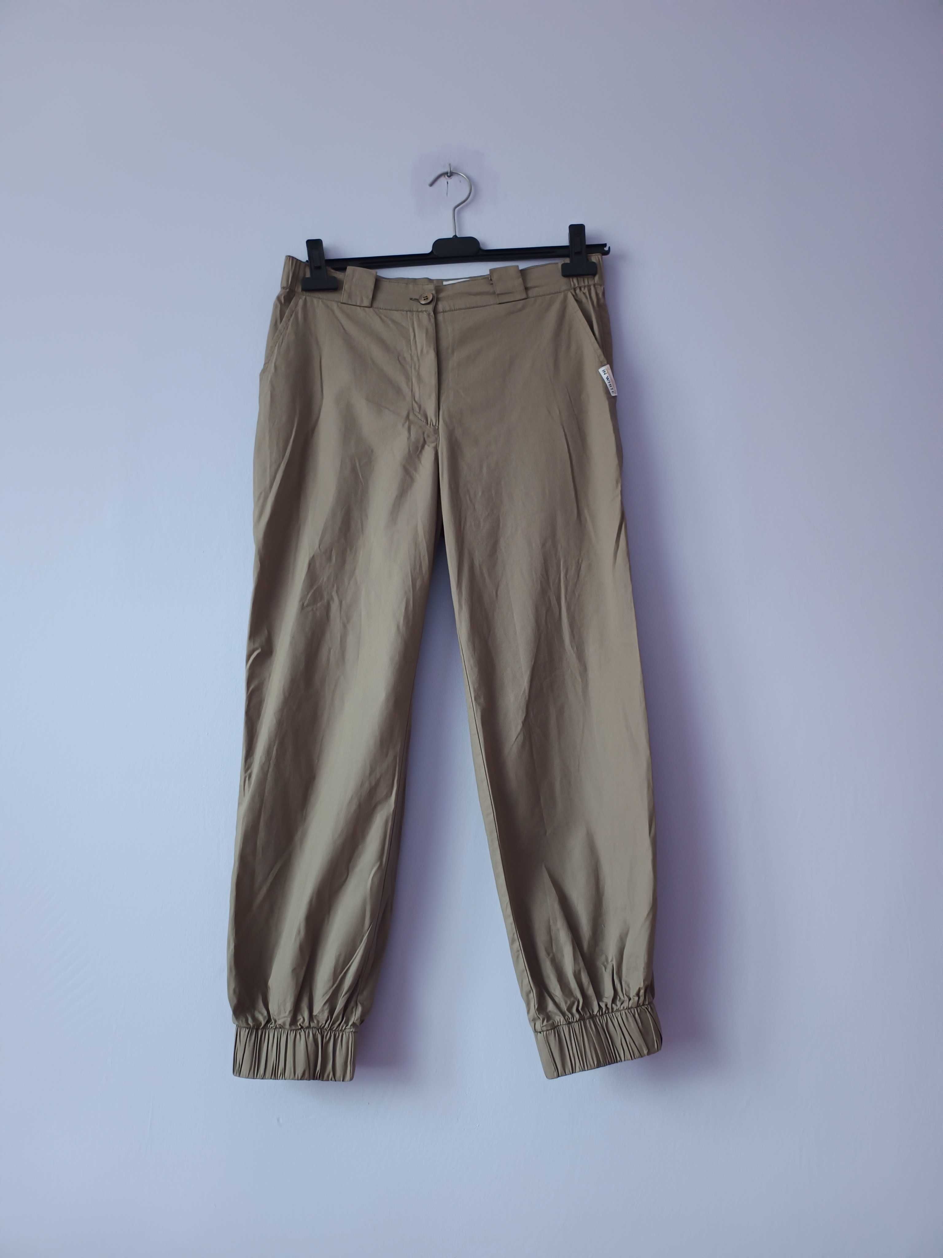 Komplet marynarka i spodnie. Kolor khaki, S, stan bardzo dobry.