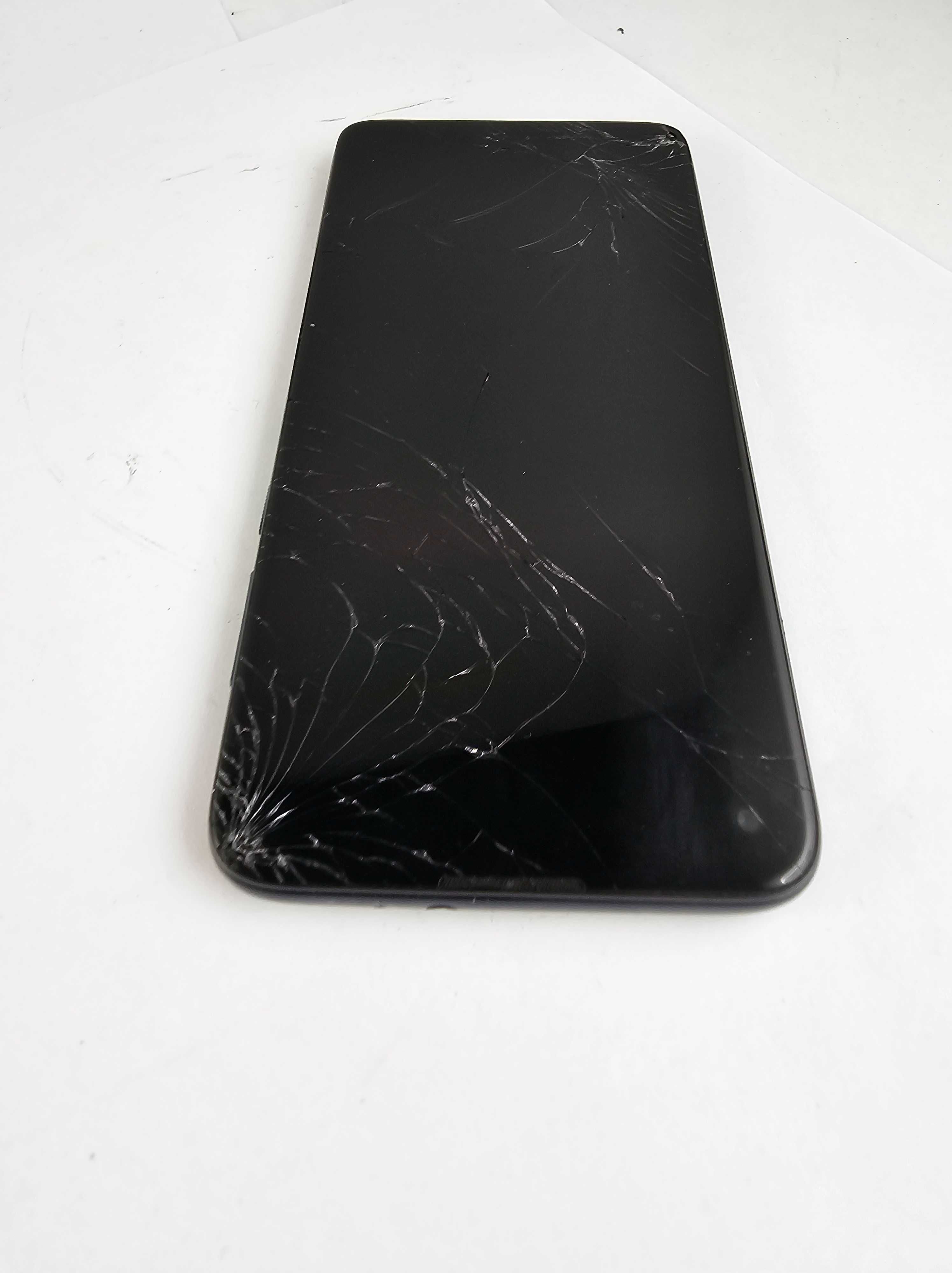 Telefon Motorola Moto G8 4/64GB Zbity