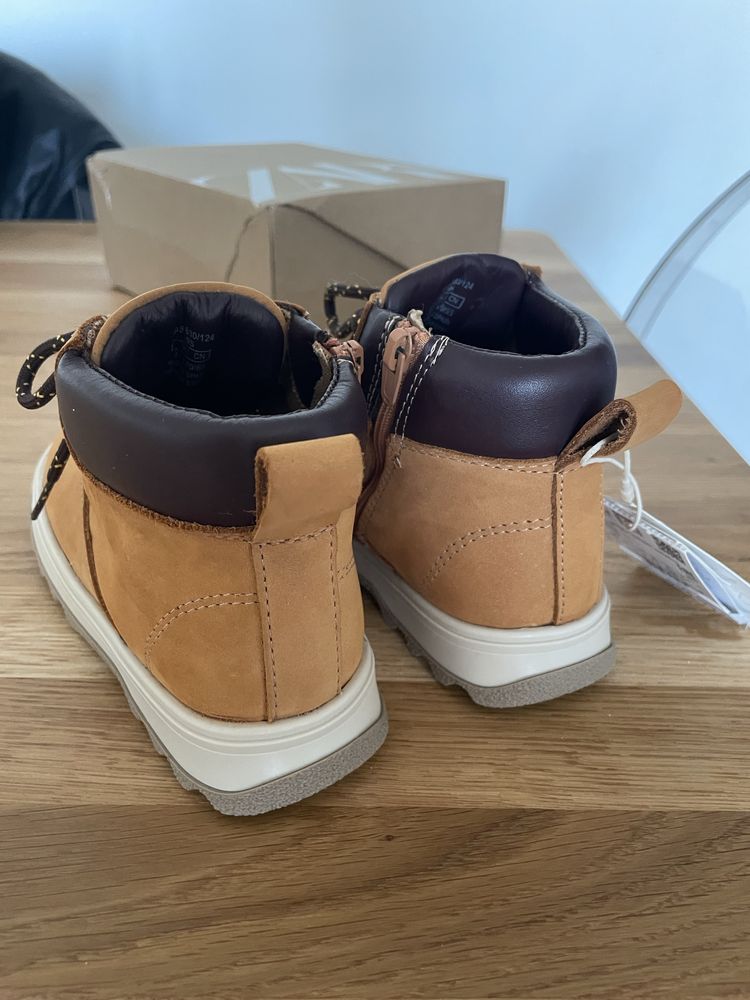 Półbuty, buty ZARA. Nowe, rozmiar 27