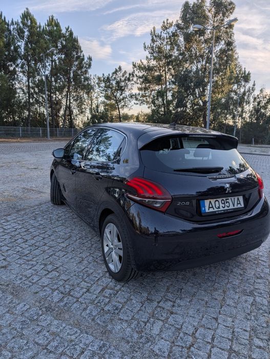 Peugeot 208 1.6 BlueHDI 100cv - chave na mão