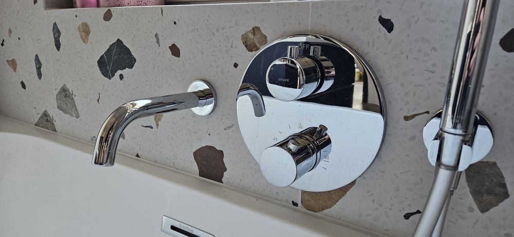 Rozeta i wylewka podtynkowa