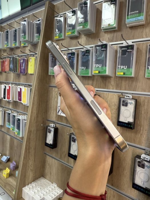 Б/у IPHONE 16Pro Max 512 White Titanium Neverlock Костюшка,5 IGRAND