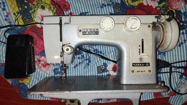 Швейна машинка ЧАЙКА-III, з електроприводом із СРСР