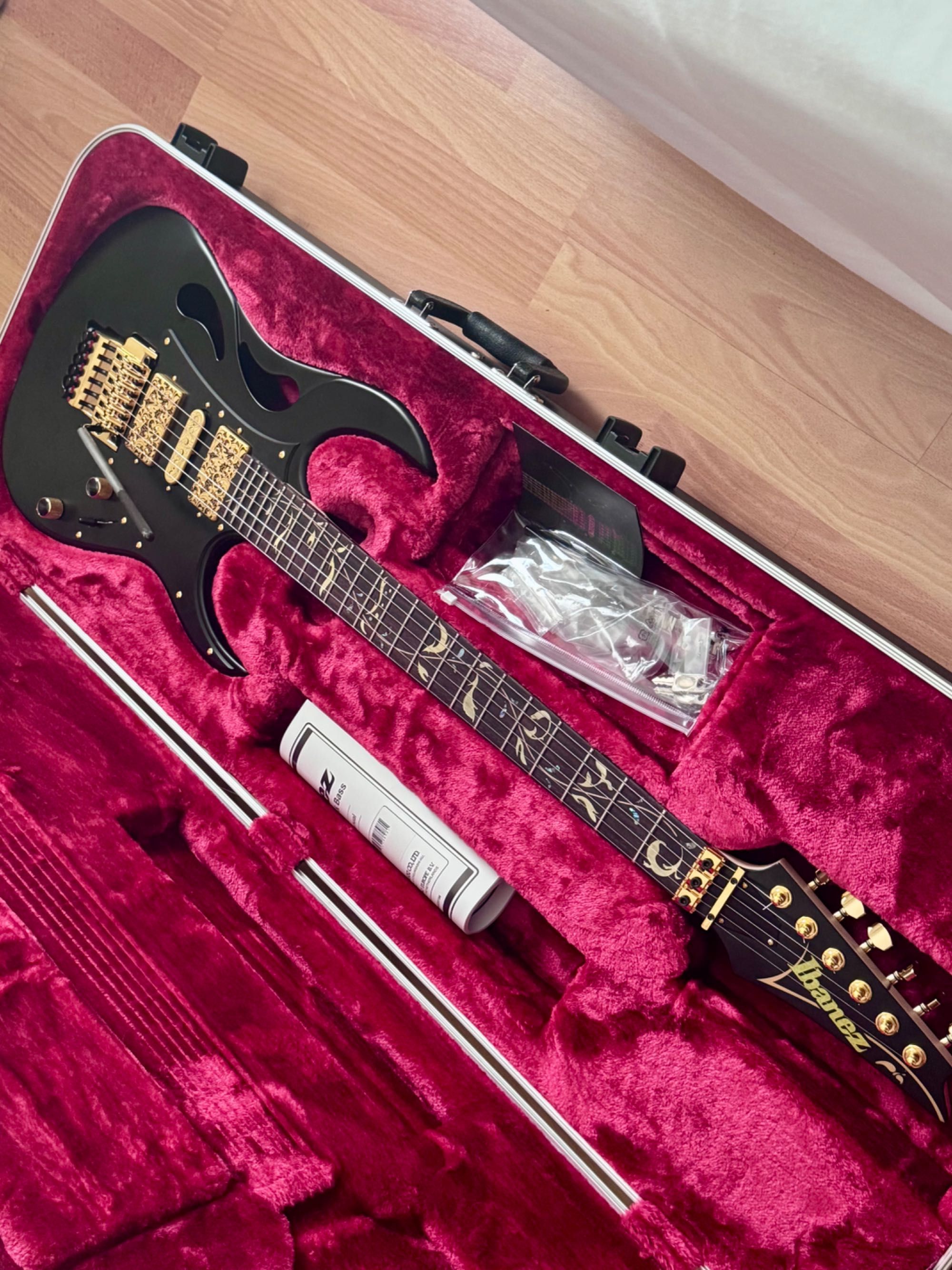 Ibanez PIA Onyx Black Steve Vai