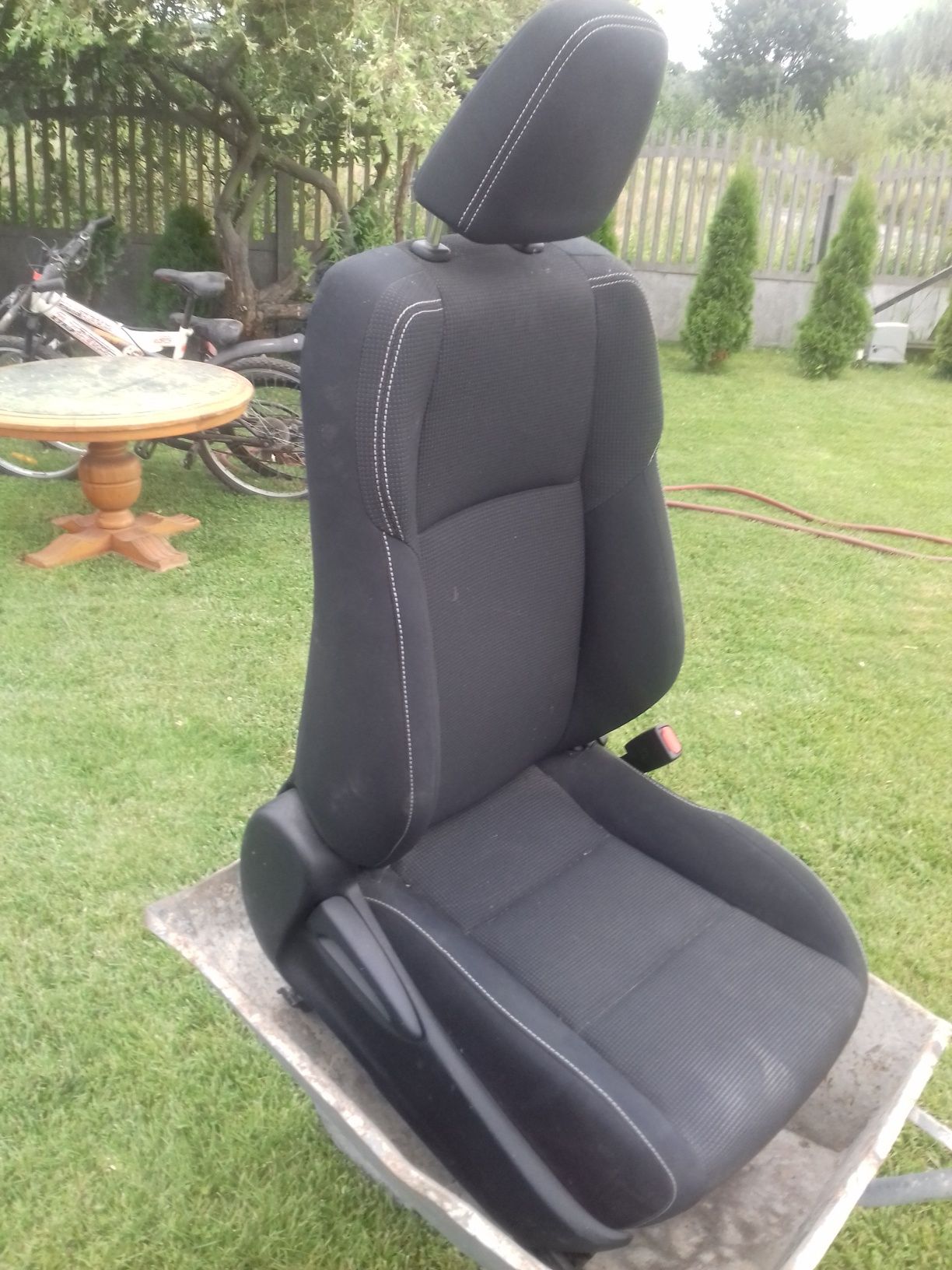 Siedzenie fotel prawy toyota rav4