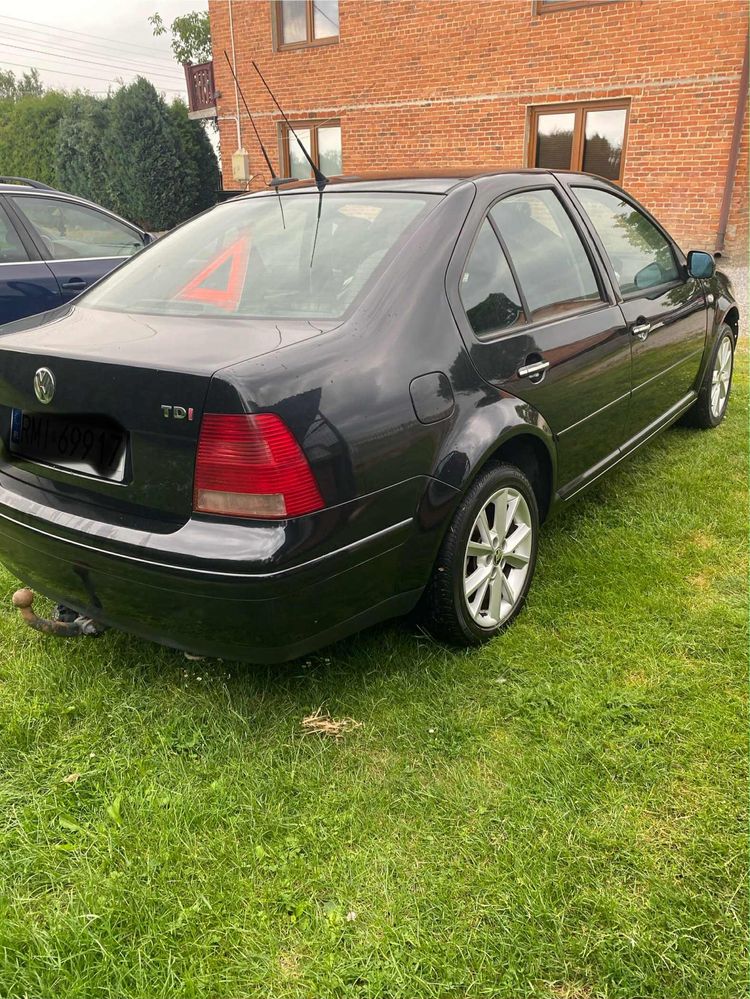 Uszkodzony samochód Volkswagen Bora 2002 1.9 TDI