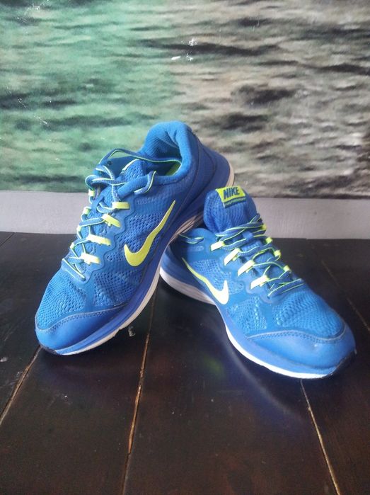 Кроссовки 39 размер.