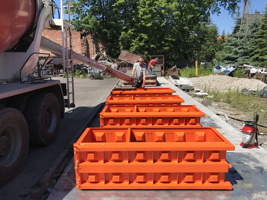Forma do betonu Bloków Betonowych Lego 180x60x60  Forma stalowa
