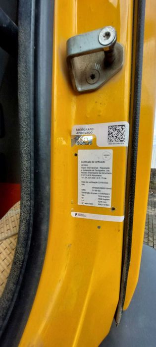 Venda de Camião Renault HC 270 com Grua – Excelente Oportunidade