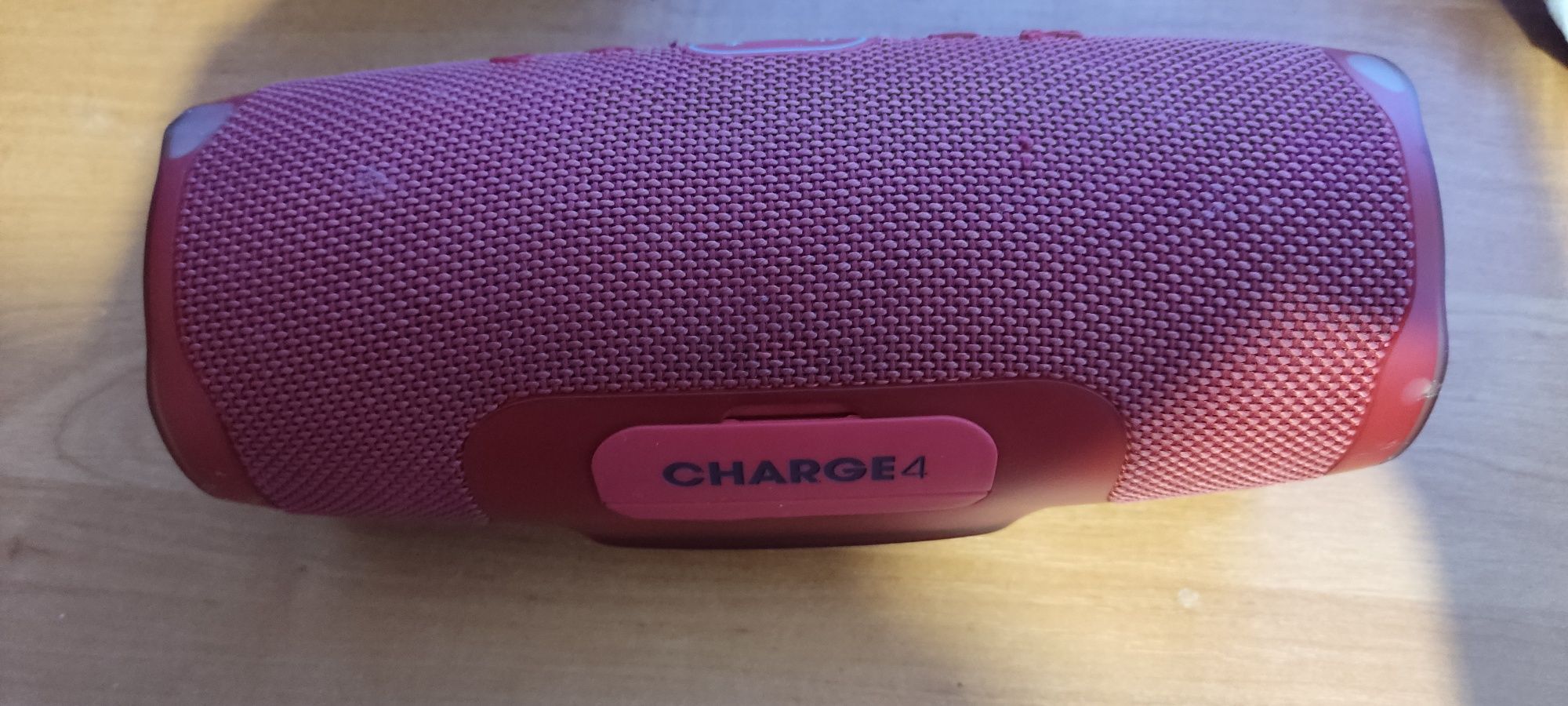 Продам Jbl charge 4