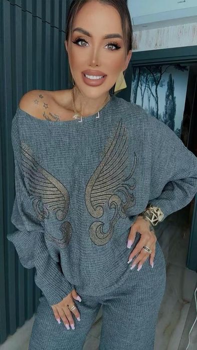 Piękny komplet dres sweterkowy złote skrzydła kolory Lola bianka