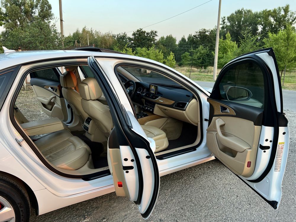 Продам Audi A6C7 3 літра бензин
