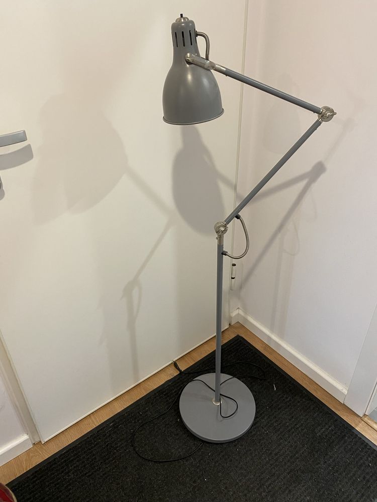 Lampa podłogowa ikea Arod