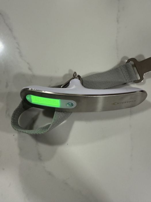 Pesar a mala de viagem