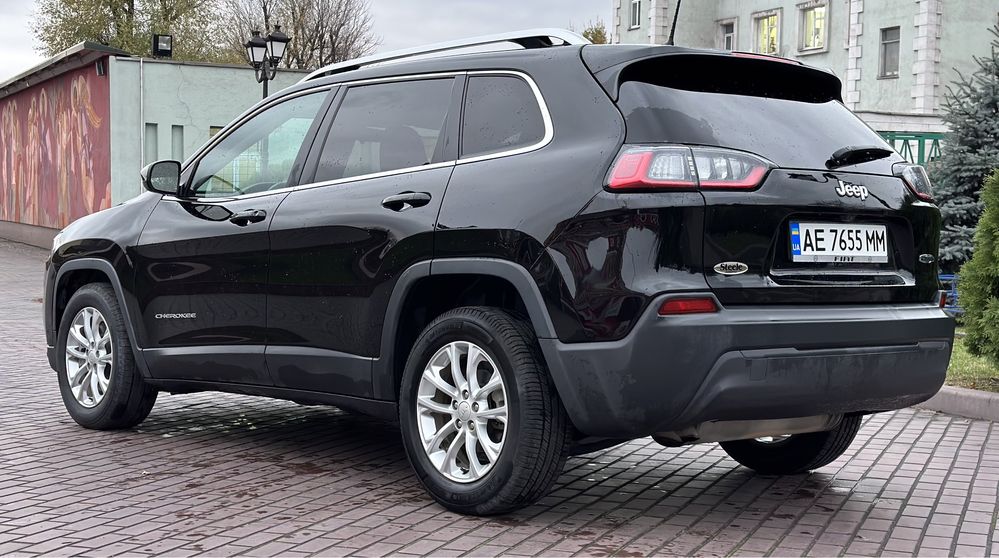 Продам Jeep Cherokee Latitude 2018 2019 2.4