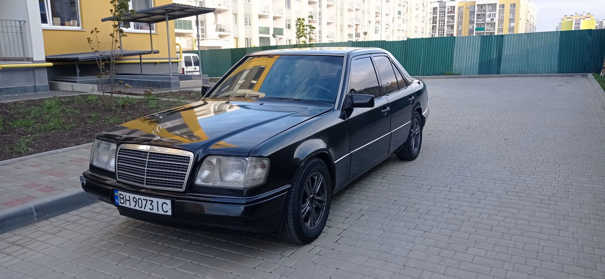 Mercedes E300 W124