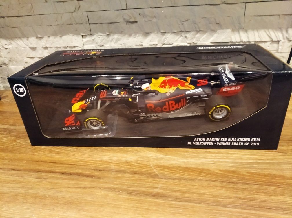 1:18 Minichamps Aston Martin Red Bull RB15 M.Verstappen GT 2019 Winner